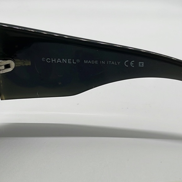 Chanel green sunglasses w/ gradient tint - Picture 9 of 12